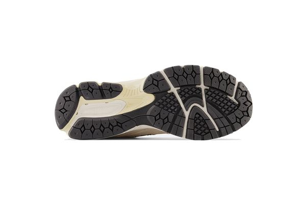 New Balance 2002R NEW BALANCE | Sneakers | M2002RCC